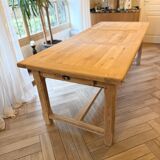 Solid oak farmhouse table with 2 drawers
