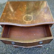 2 commodes anglaises en bois avec 4 tiroirs