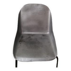 chaise en metal industrielle