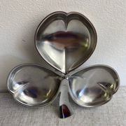 Stainless steel clover aperitif server