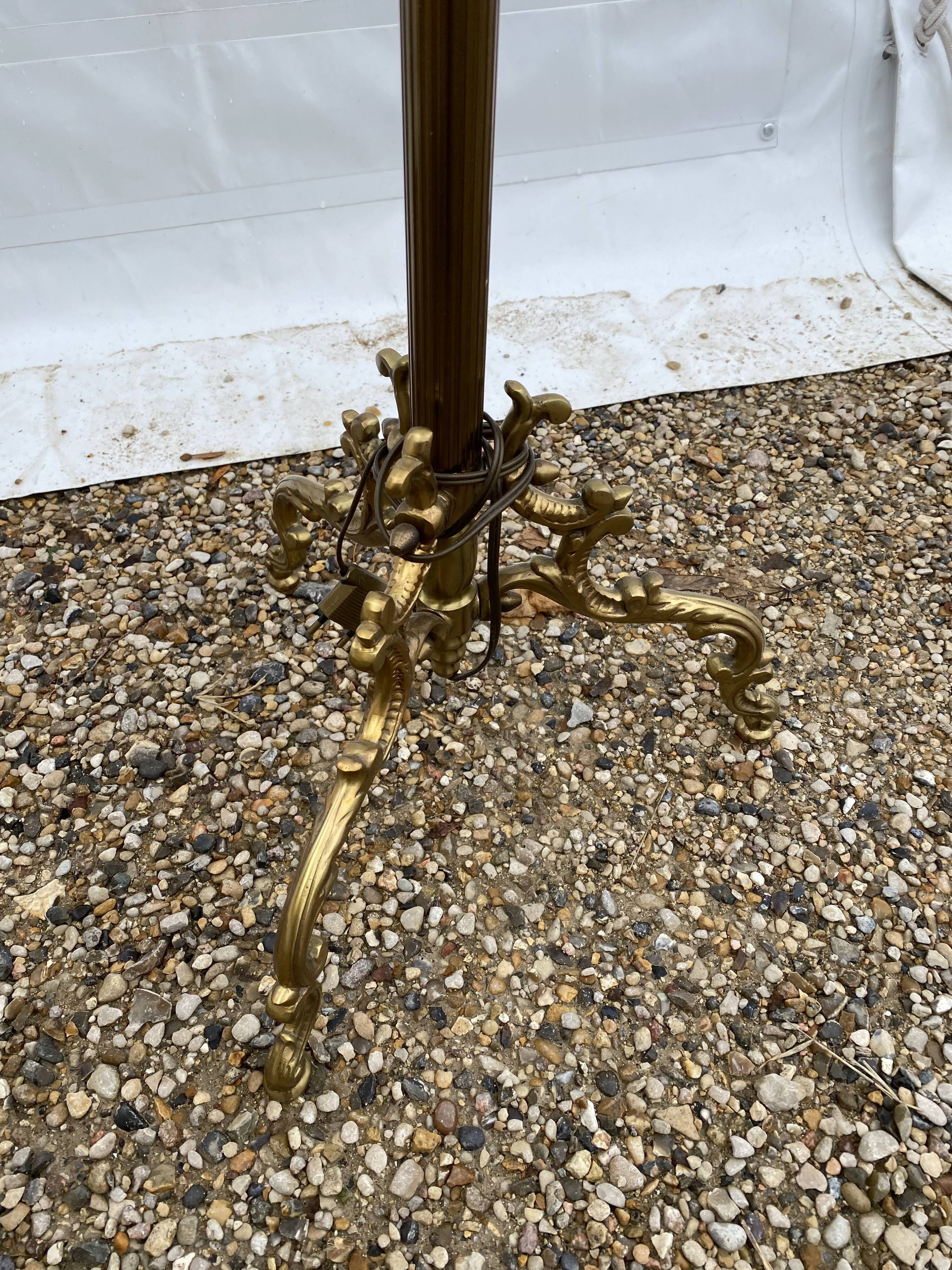 Gilded bronze parquet lamp