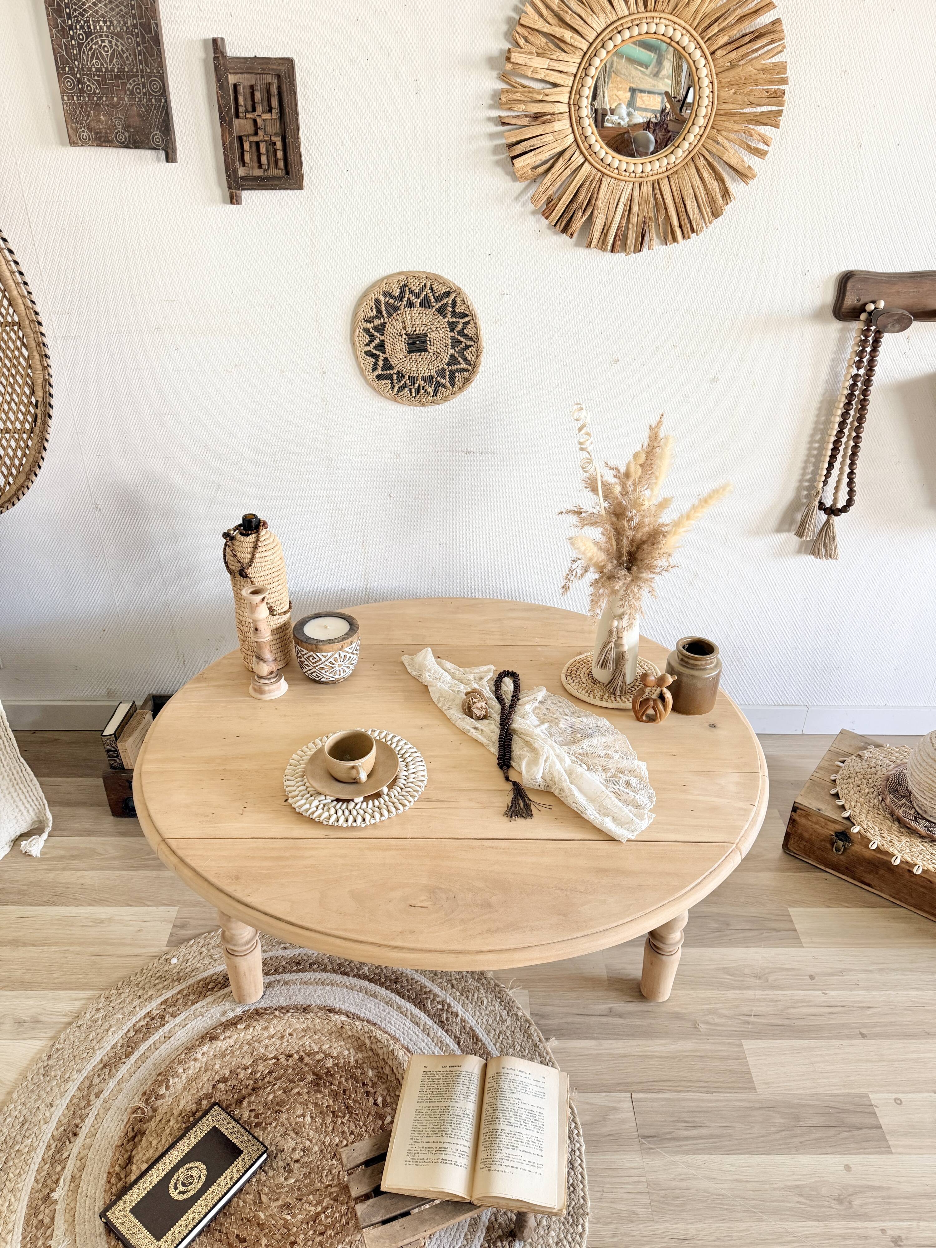 Folding coffee table