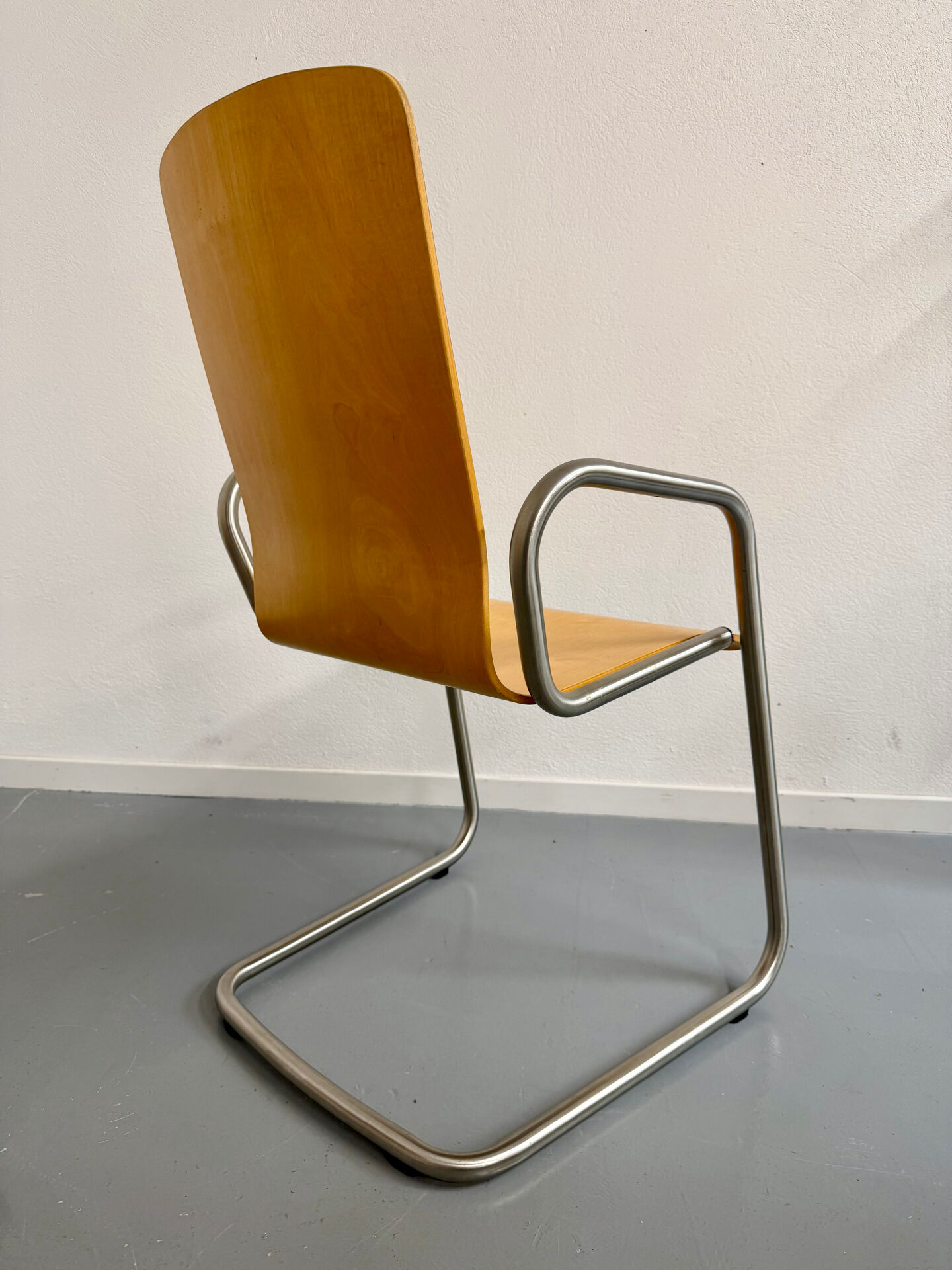 Set of 6 cantilever chairs from the Zumsteg Collection, moulded wood, 1980s.
