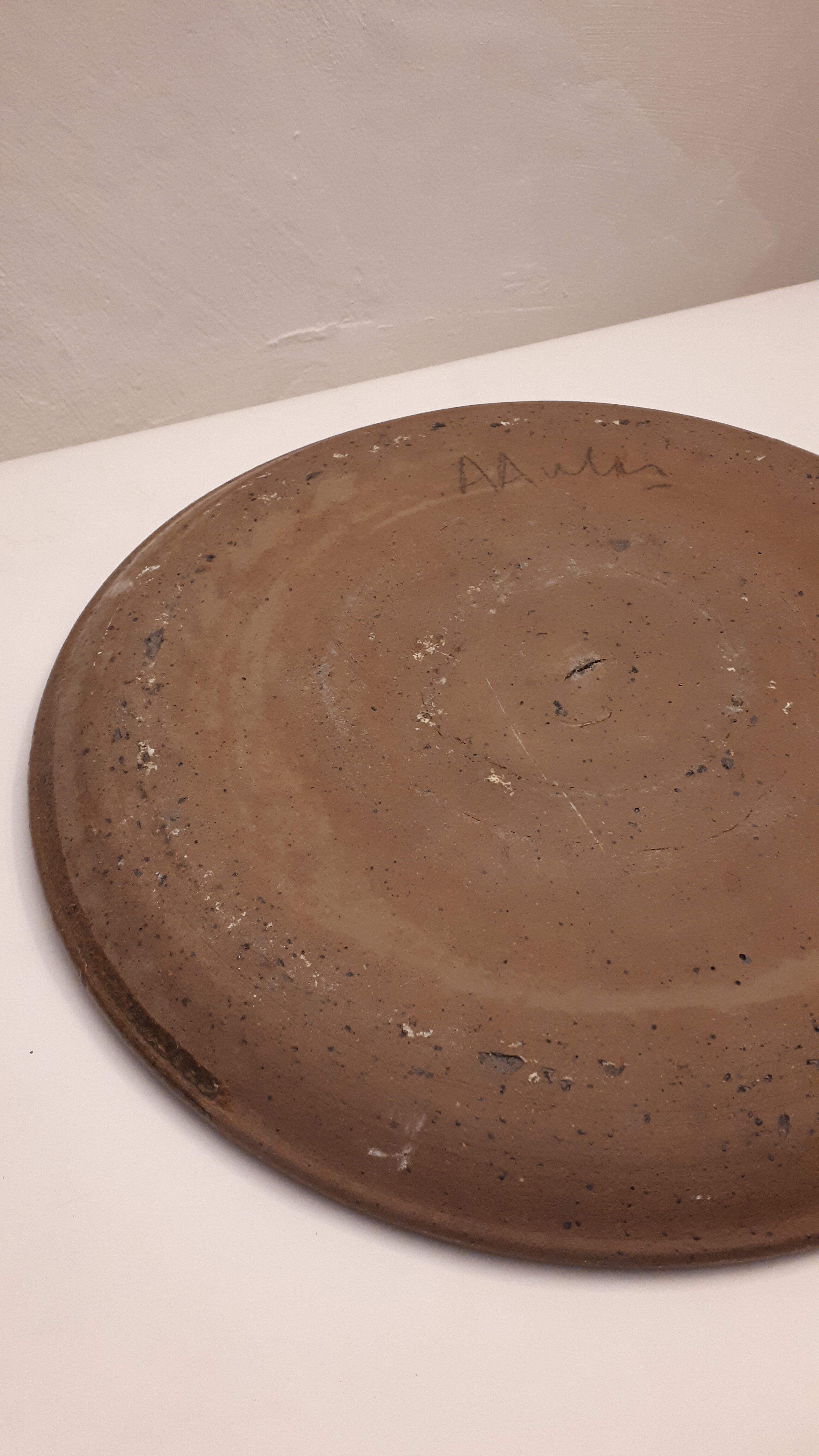 Plate in pyrité sandstone signed vintage 1970