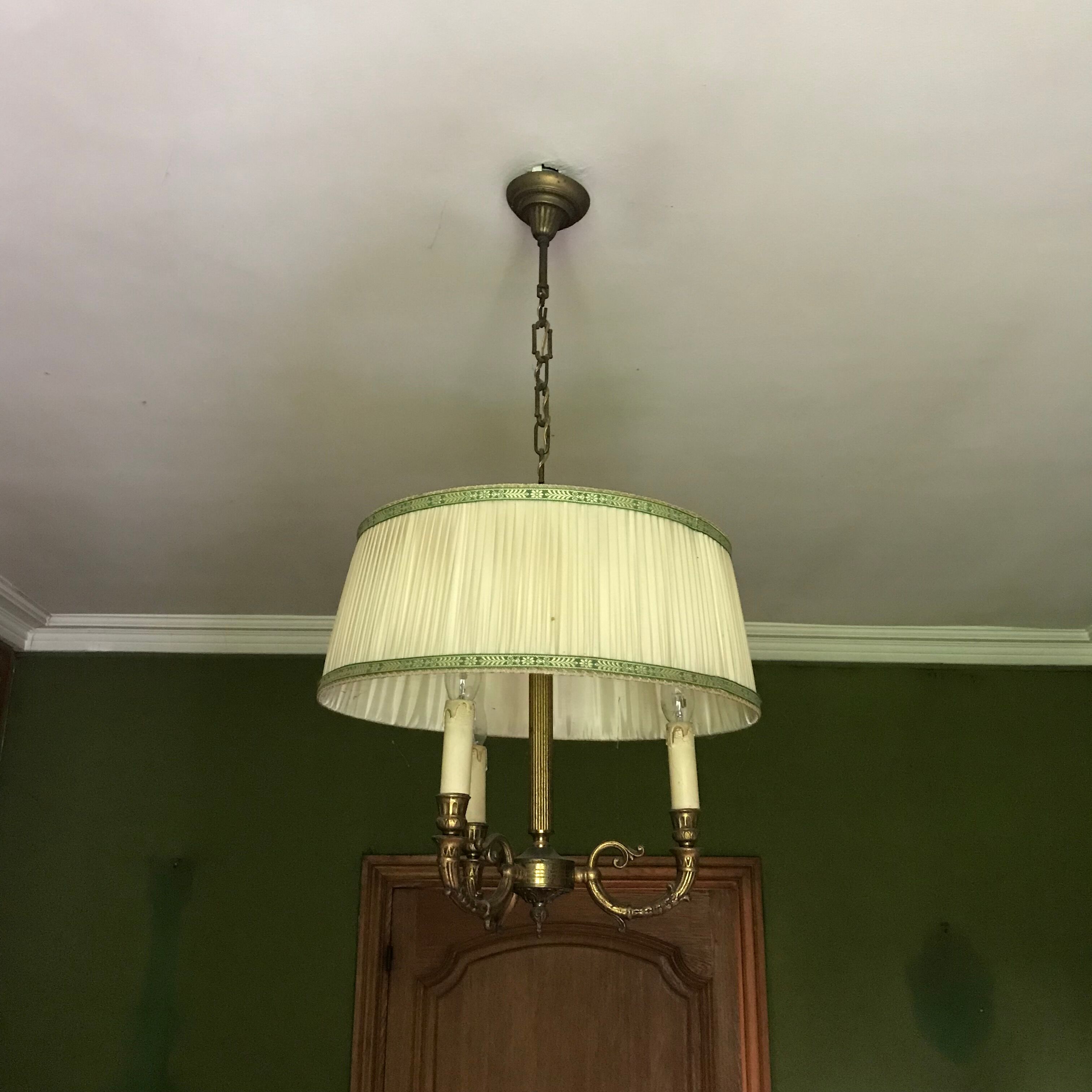 Lustre de style louis xvi en bronze doré xx siècle