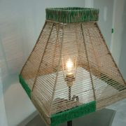 Abat-jour pyramide en fil de jute bistre et vert