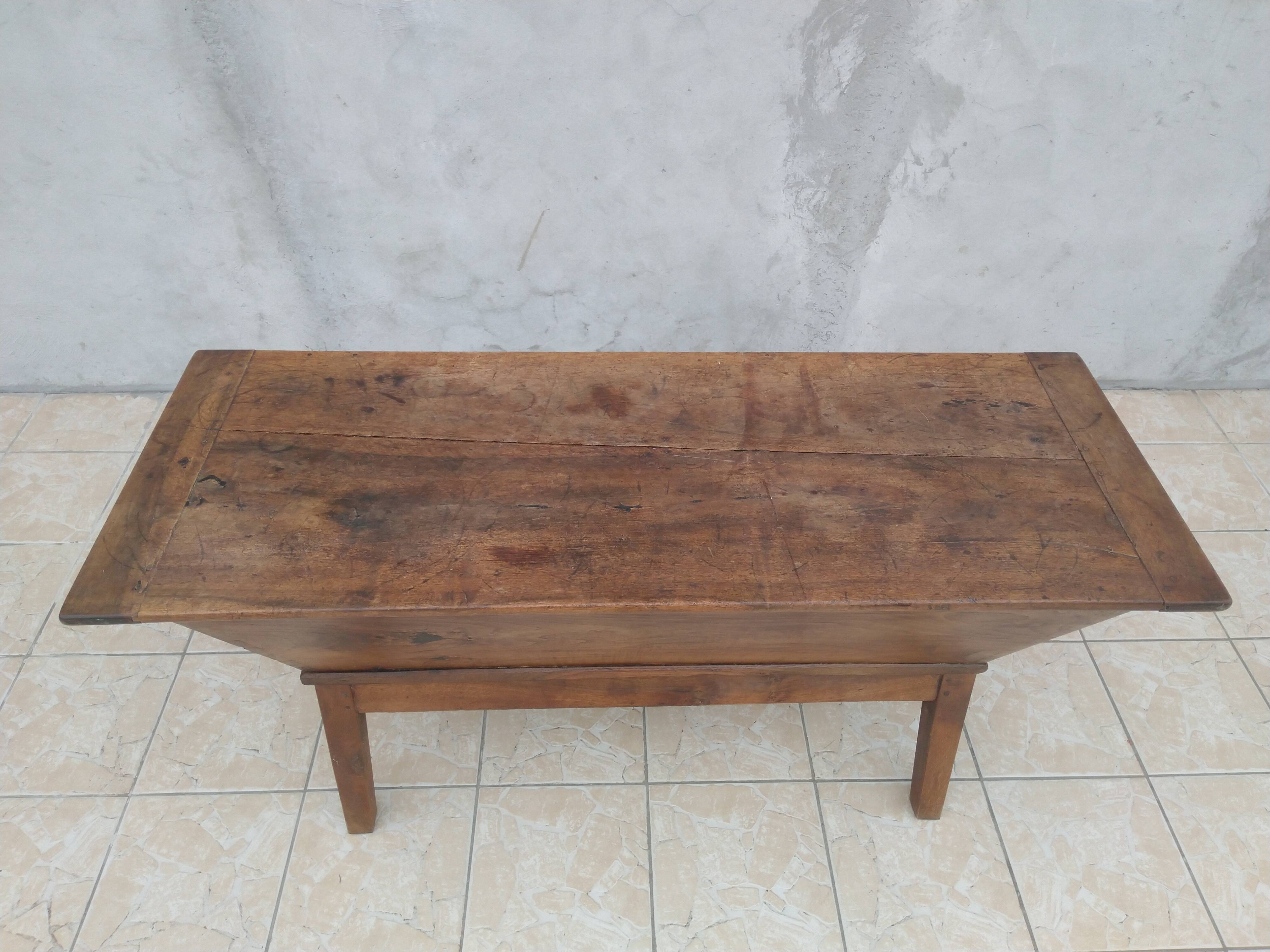 Kneading in walnut and oak 19th