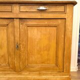 Buffet ancien en bois massif