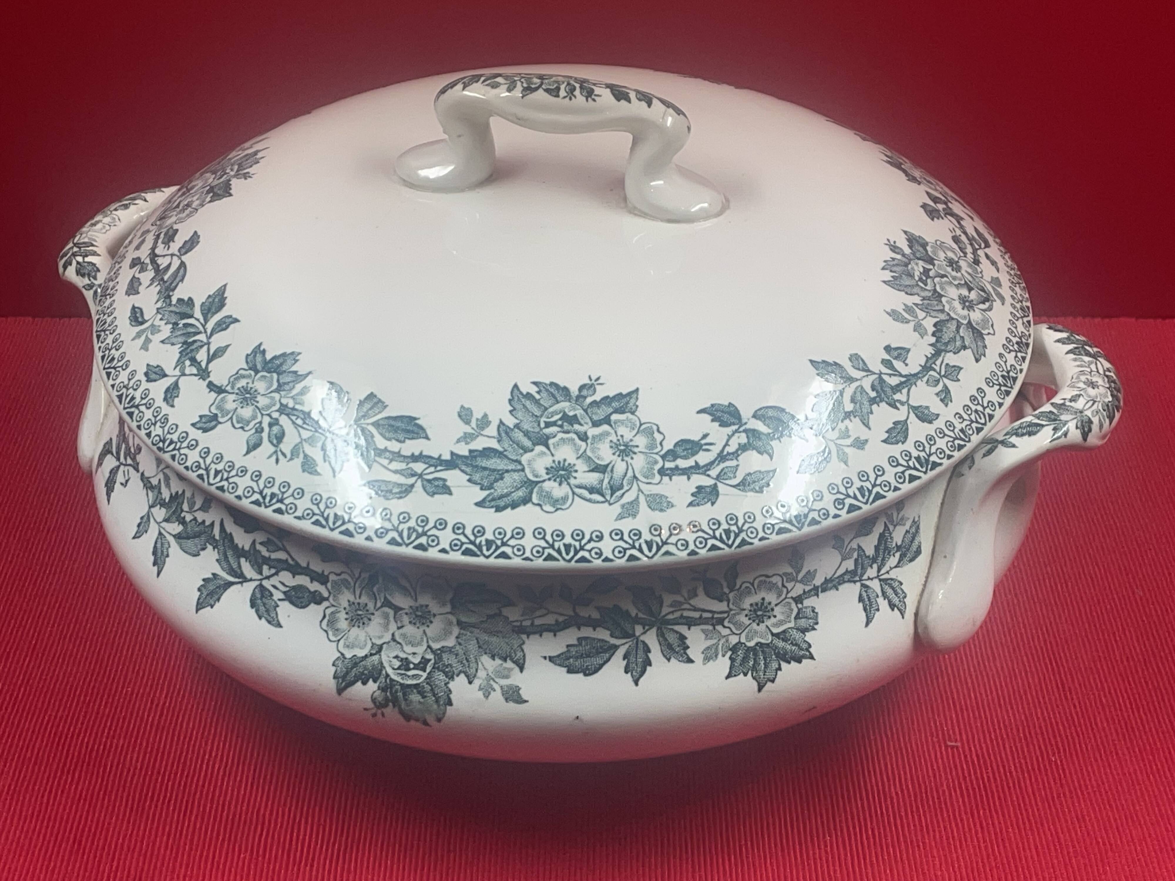 Old vegetable dish, soup tureen guadeloupe, saint amand