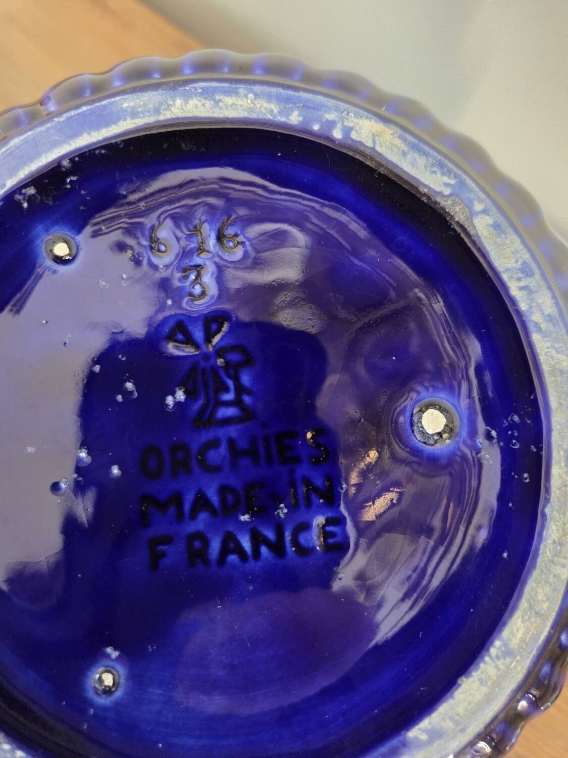 Large cache pot Orchies France