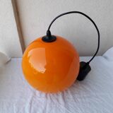 Suspension in orange opaline