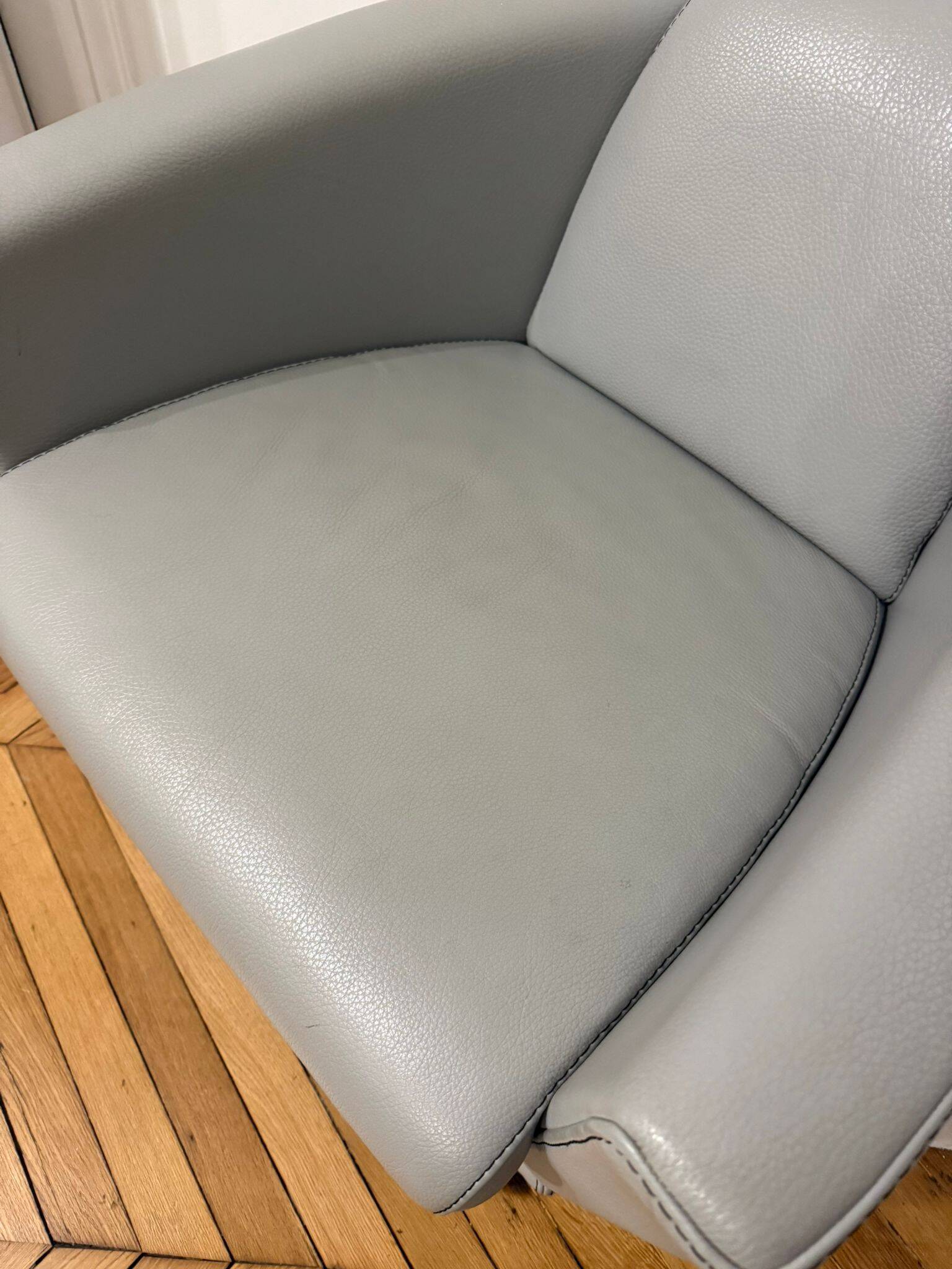 3-seater sofa, 2-seater sofa and an armchair in grey leather by Calia Italia.