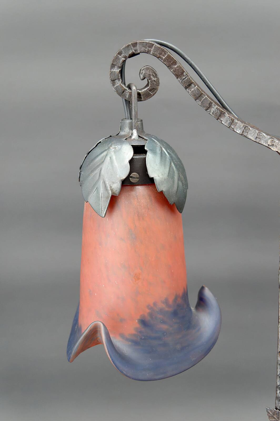 Two-headed wrought iron lamp by Muller, Art Deco, France, Circa 1920