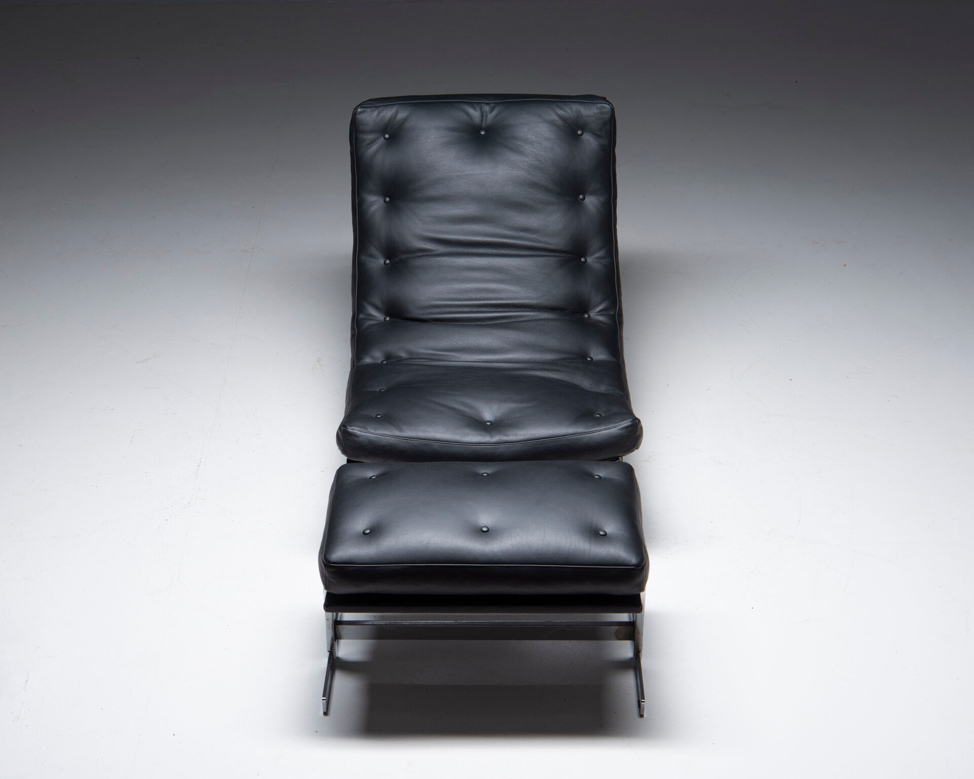 Fauteuil aved pouf de Roger de Winter, années 1960, Belqique