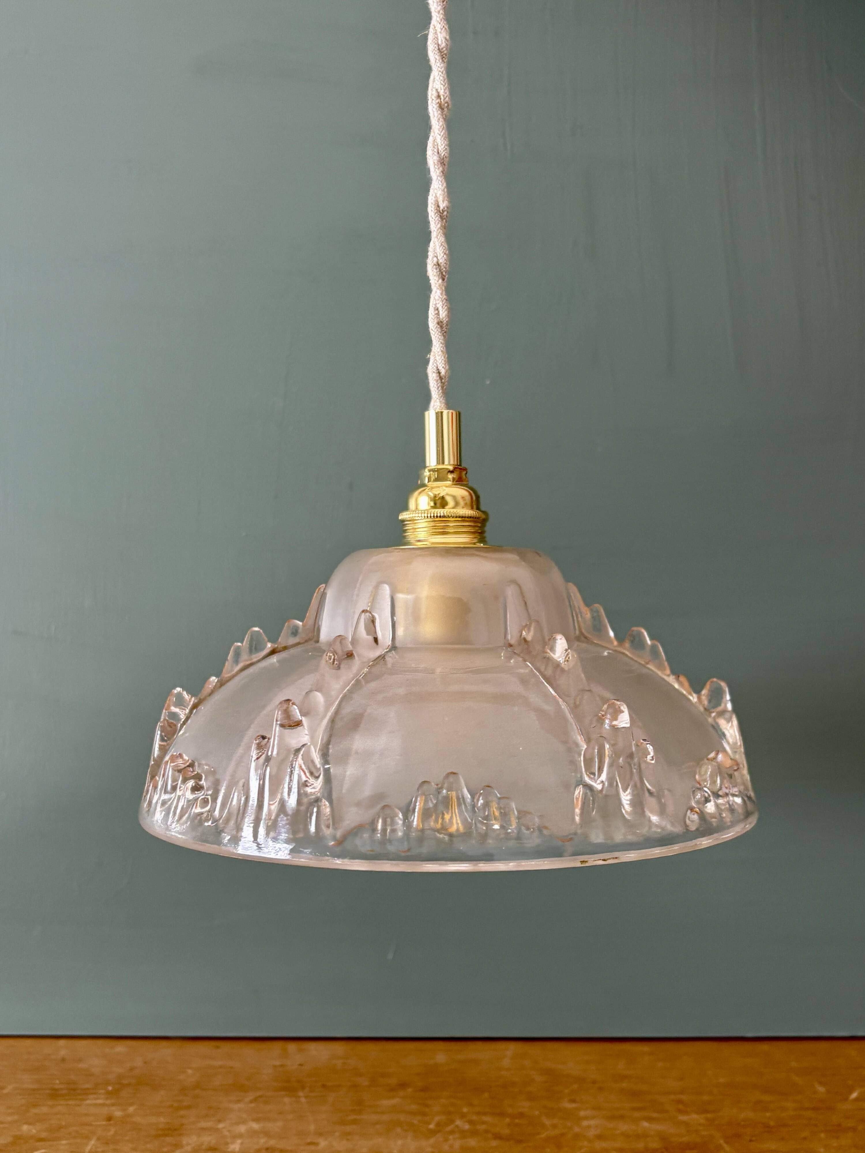 Vintage frosted glass pendant light (DF1)