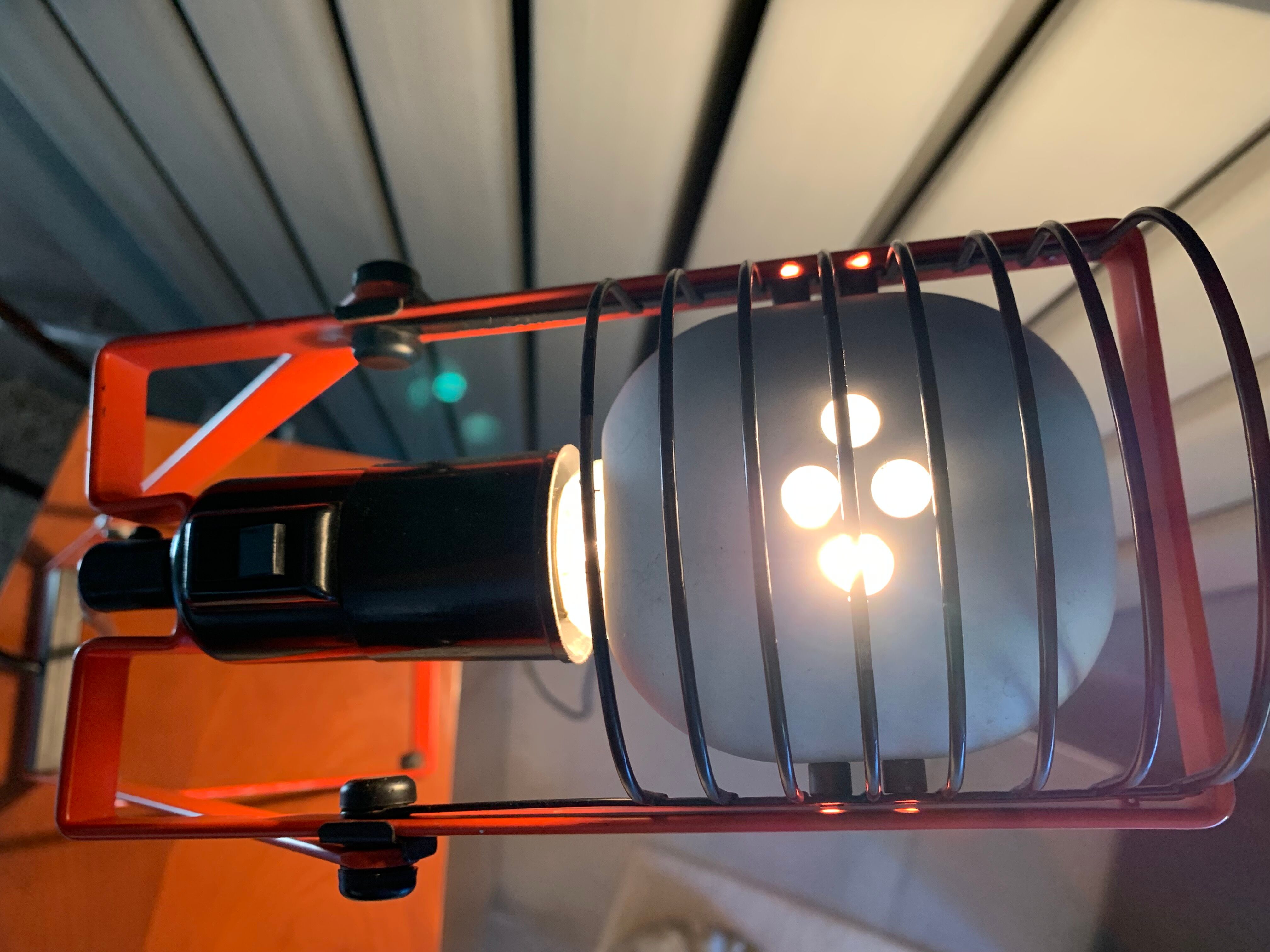 Red lamp model "Sintesi" of tavolo by Ernesto Gismondi for Artemide / Italy 70s