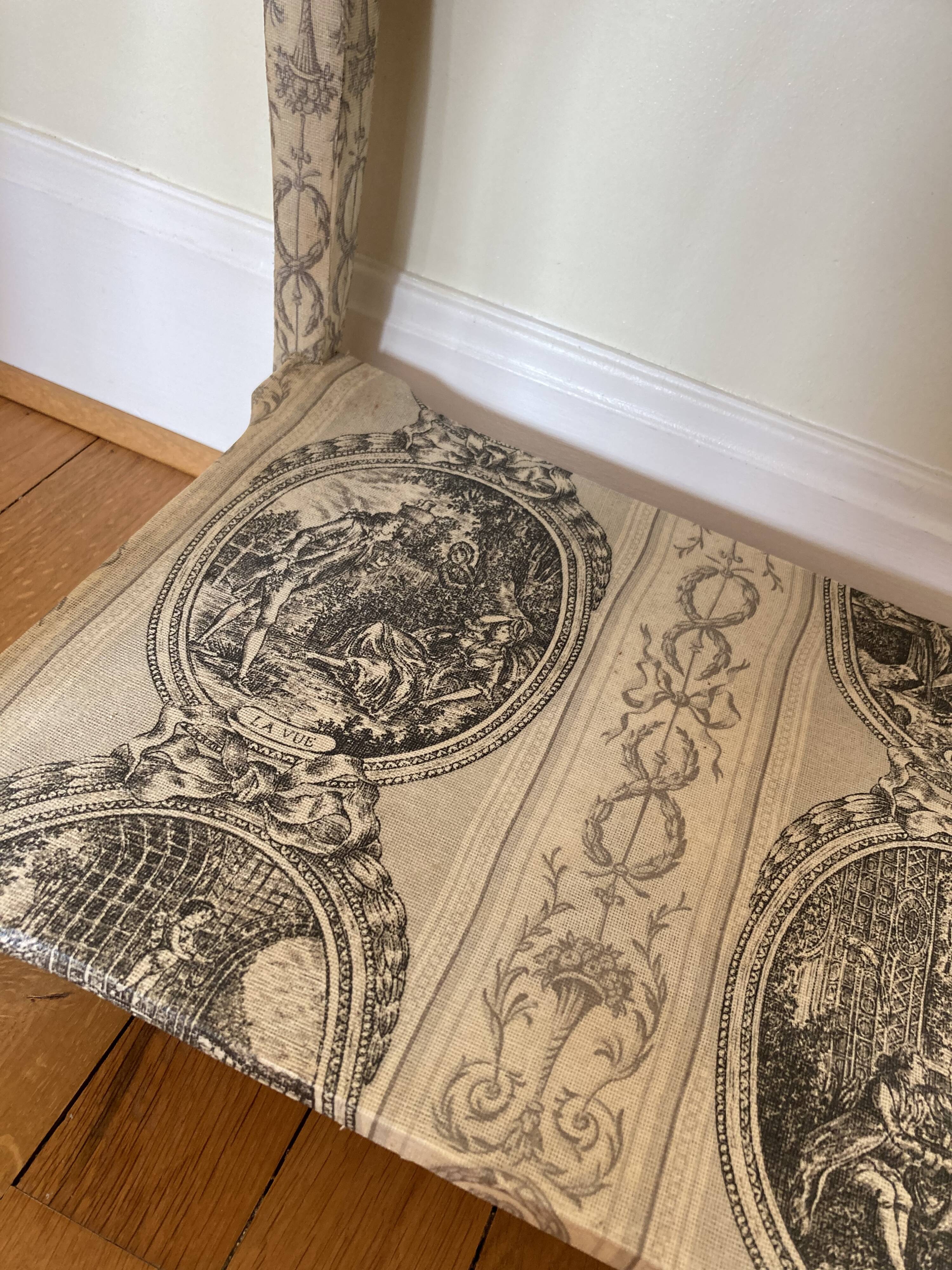 Meuble style Louis XV toile de Jouy