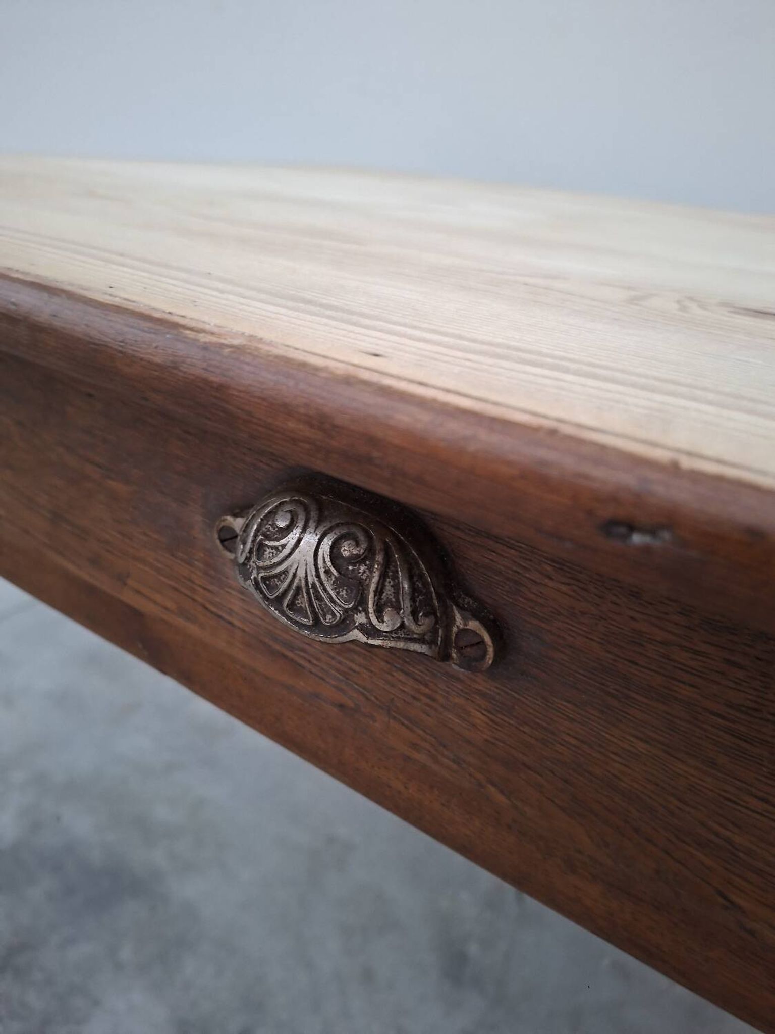 Table de métier ancienne, 2 tiroirs, piètements Louis Philippe