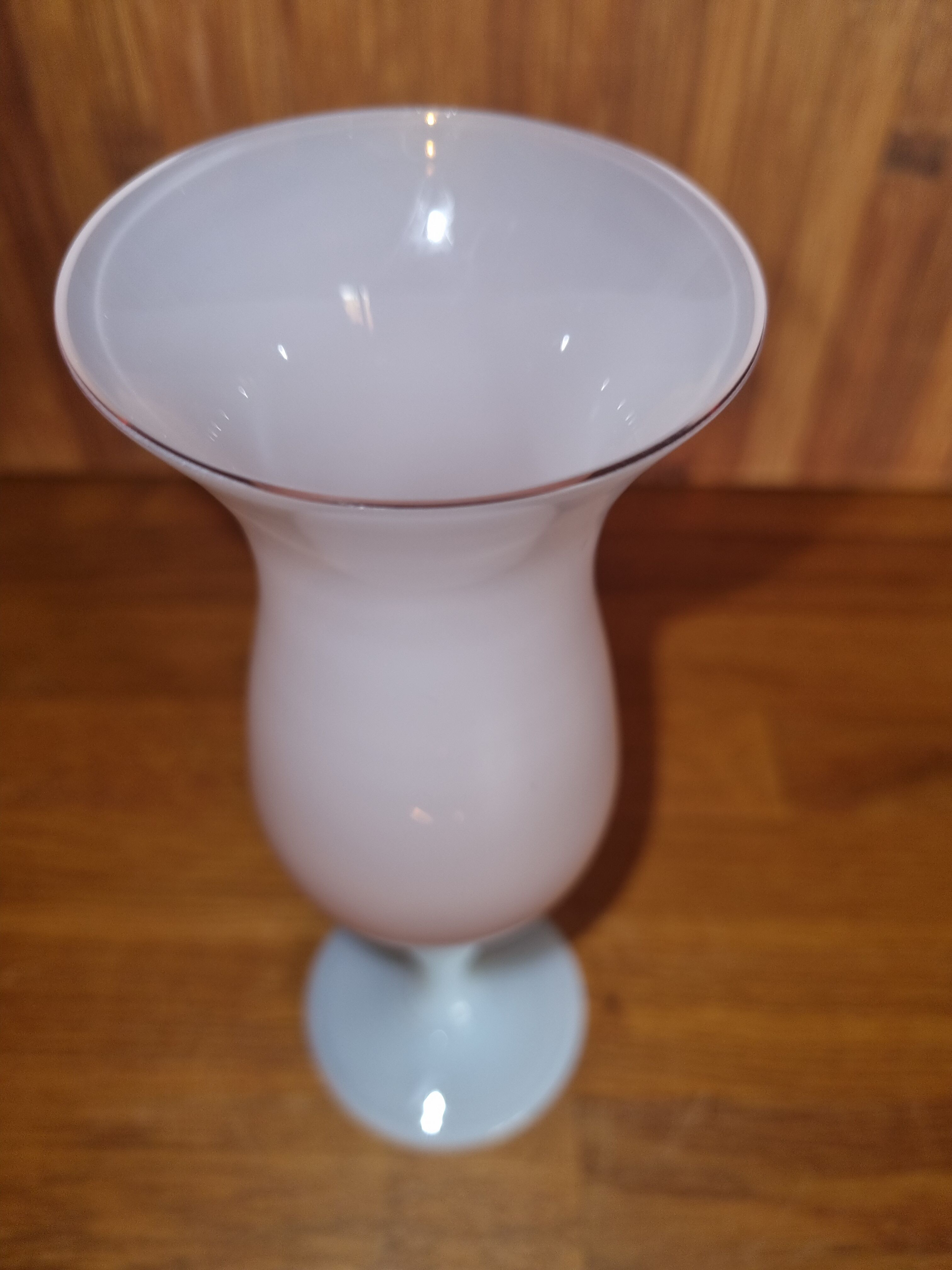 Vintage vase in pink opaline 22 cm
