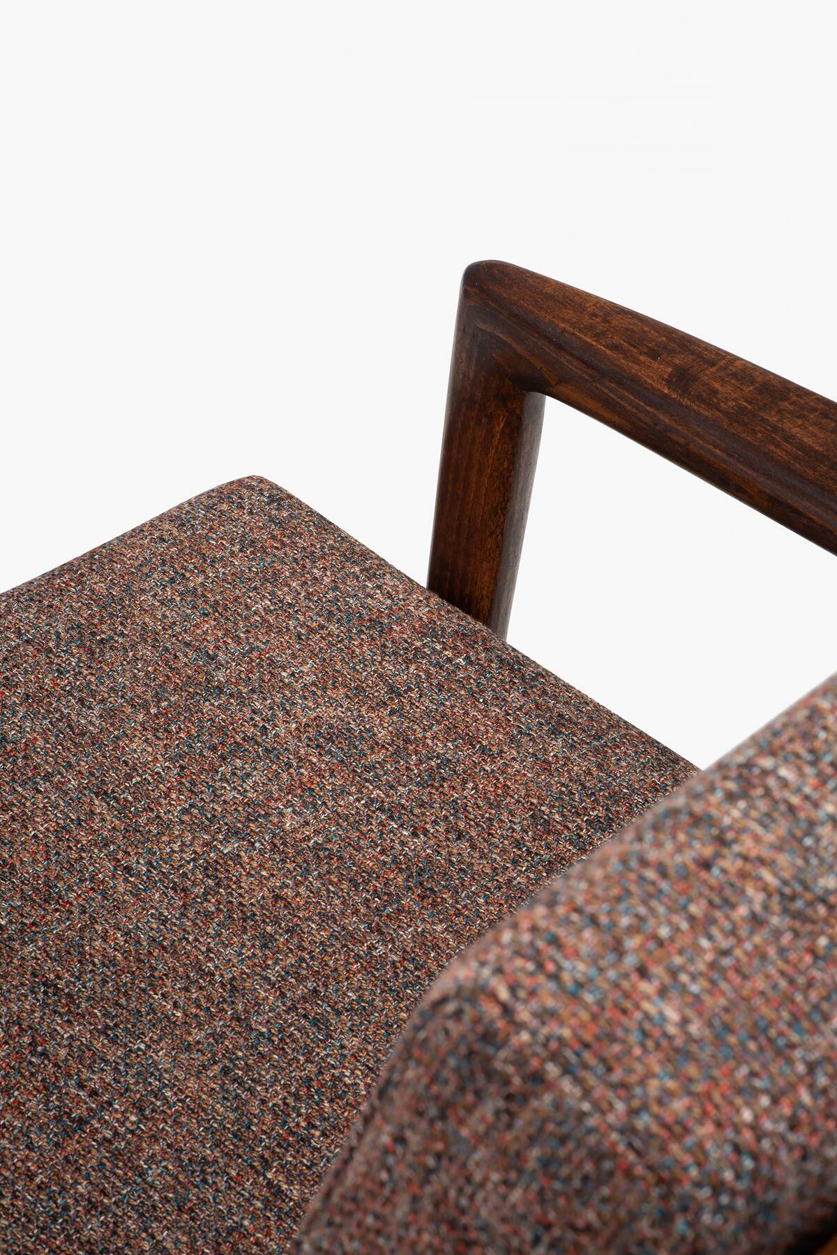 The pair of type 300-190 STEFAN armchairs