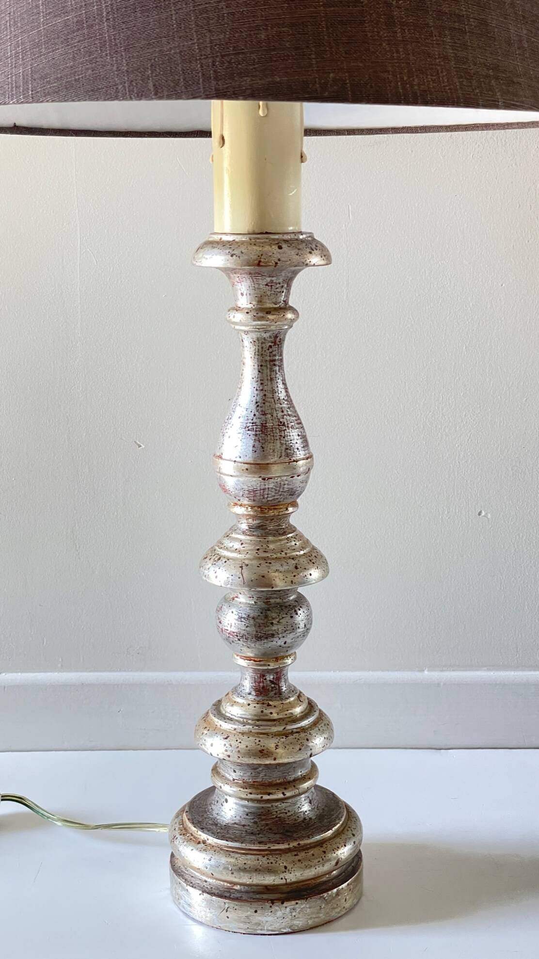 Lampe haute bois argenté l'acropole - paris