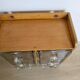 Etagère à épices en bois et tiroirs en verre, vintage français