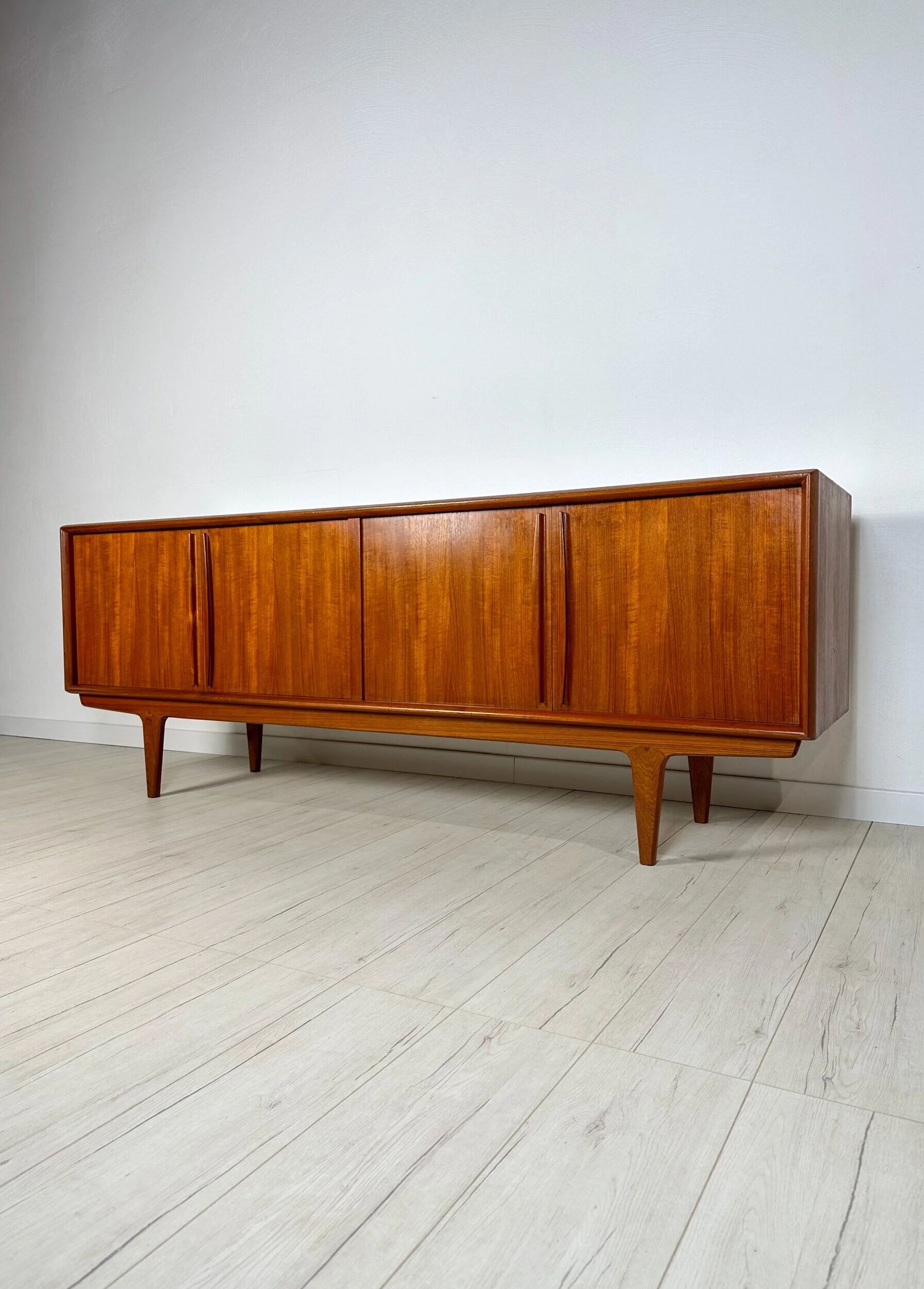 1960s Vintage Timeless Scandinavian Danish Design Teak Sideboard