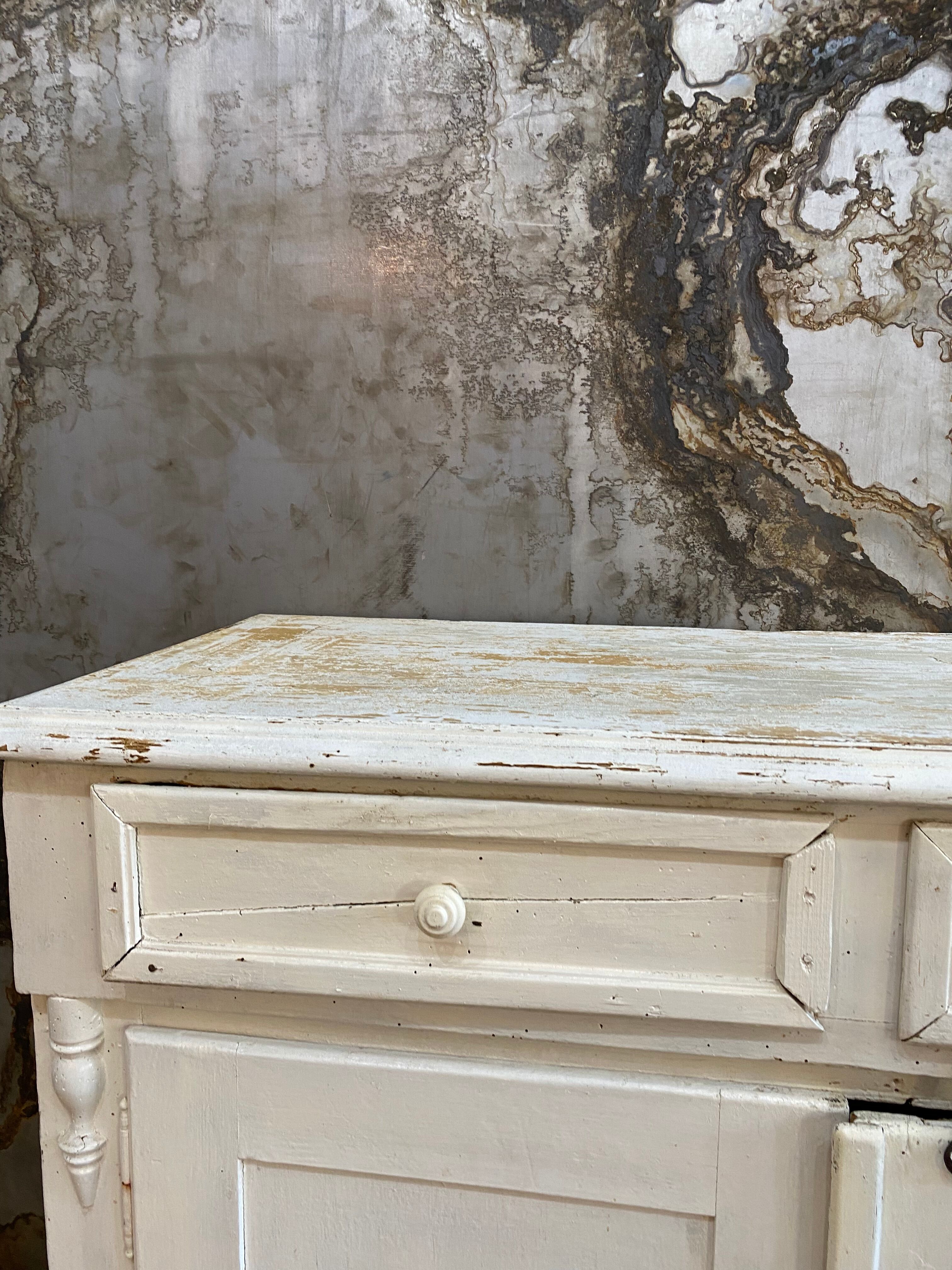 Parisian buffet in its pretty original patina