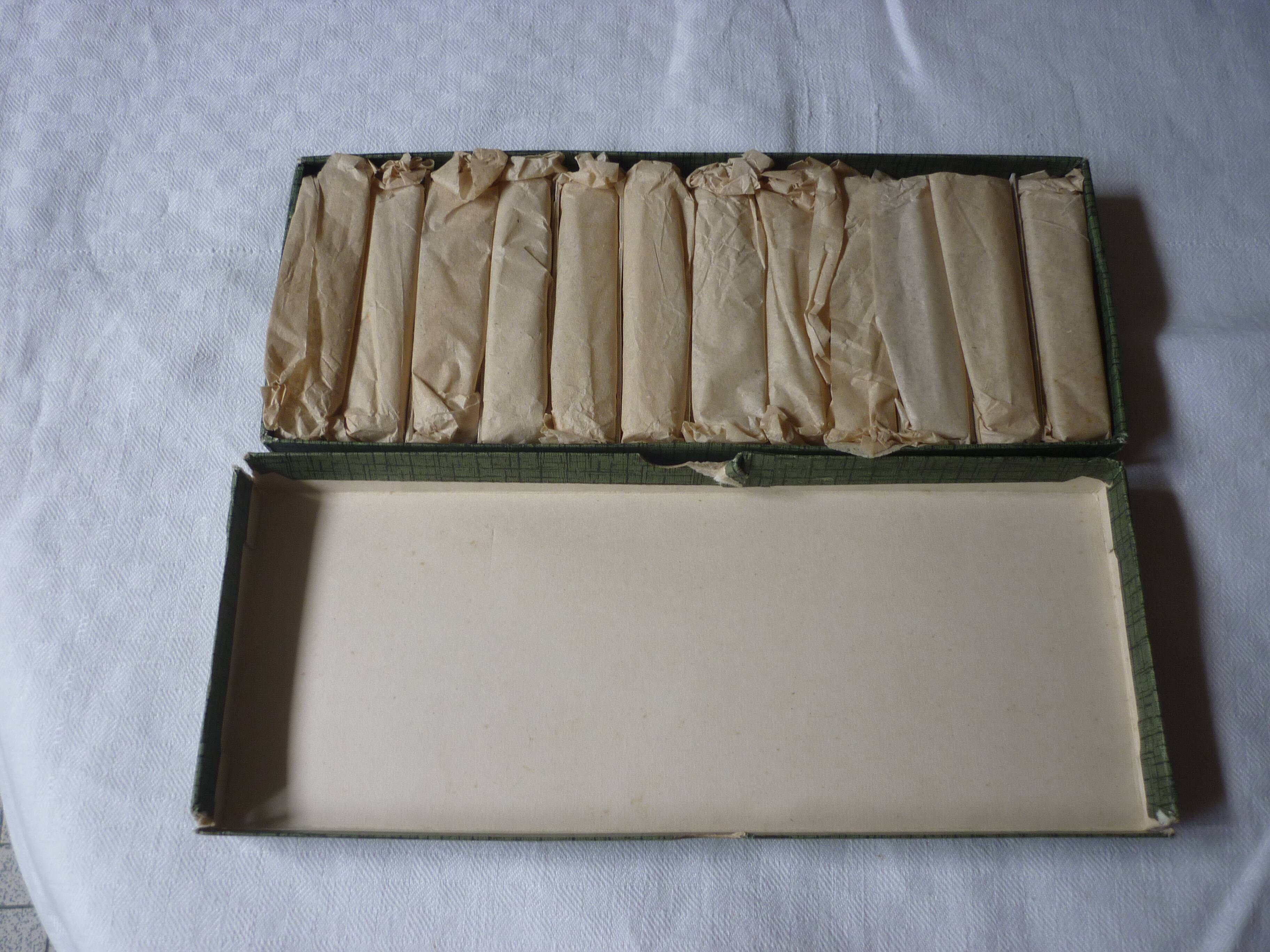 12 wears crystal knives