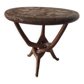 Guéridon africain vintage – pied tripode sculpté en bois massif