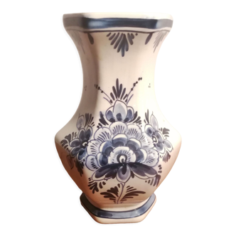 Vase en faillance époque XX ème signé Delft