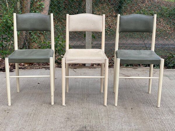 3 chaises scandinaves en acier et cuir blanc et vert