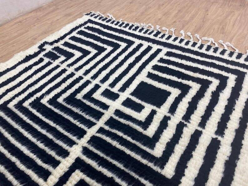 Handmade black and white Beni Ouraine Berber rug, size 150 x 250 cm
