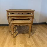 Nesting coffee tables