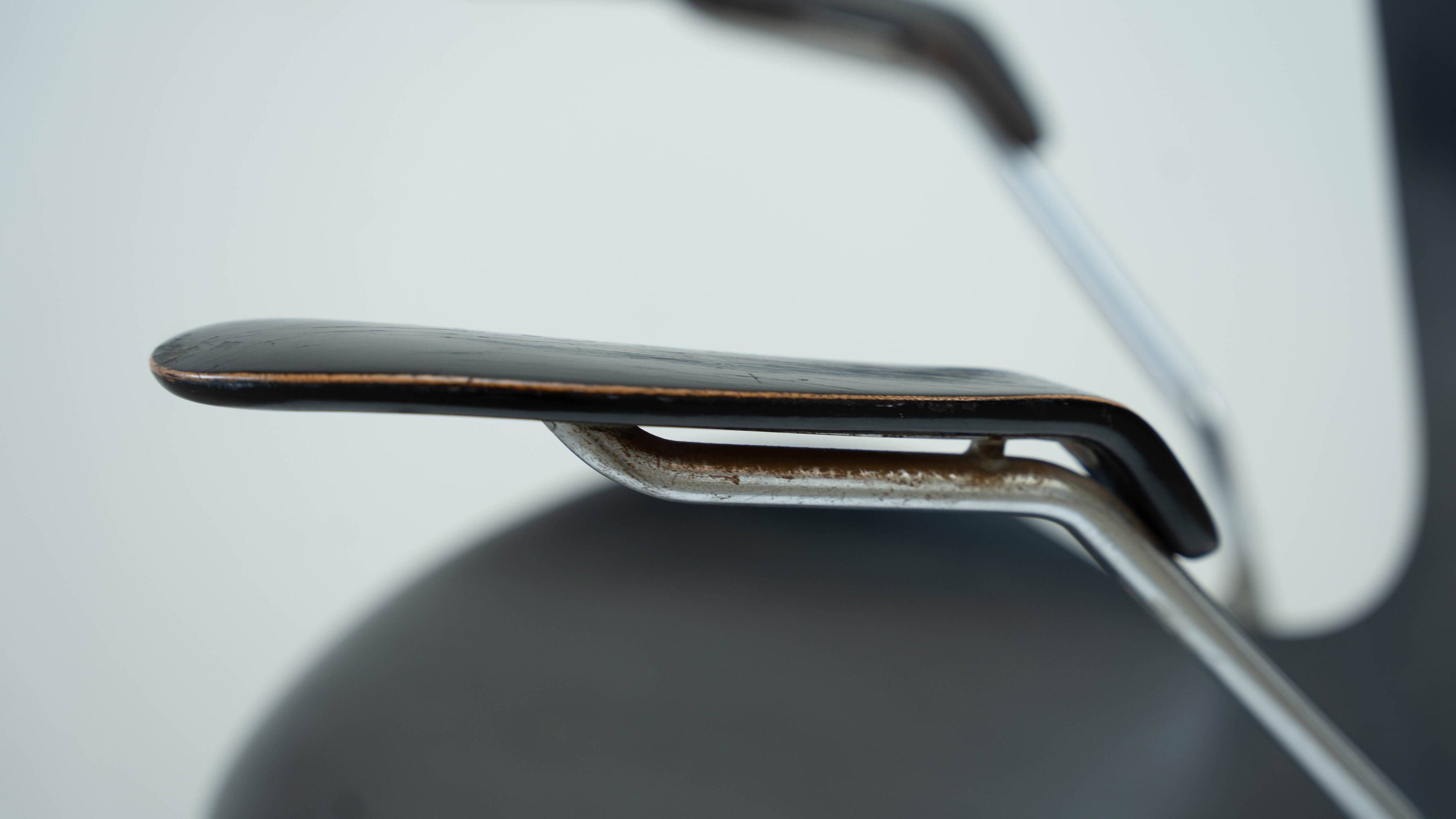 3207 desk chair by Arne Jacobsen for Fritz Hansen