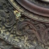 Brass wall decoration repelled hand-painted portrait