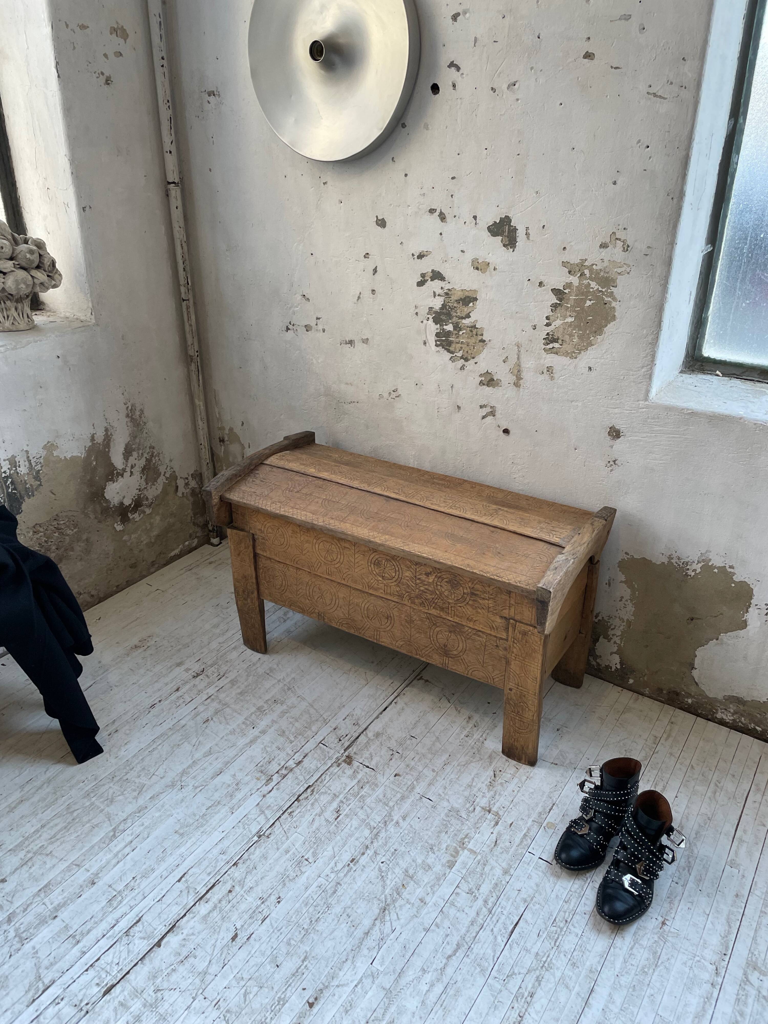 Shepherd's chest Vosges 1900 popular art