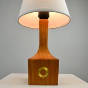 Lampe de table, teck et laiton, années 1960, Suède
