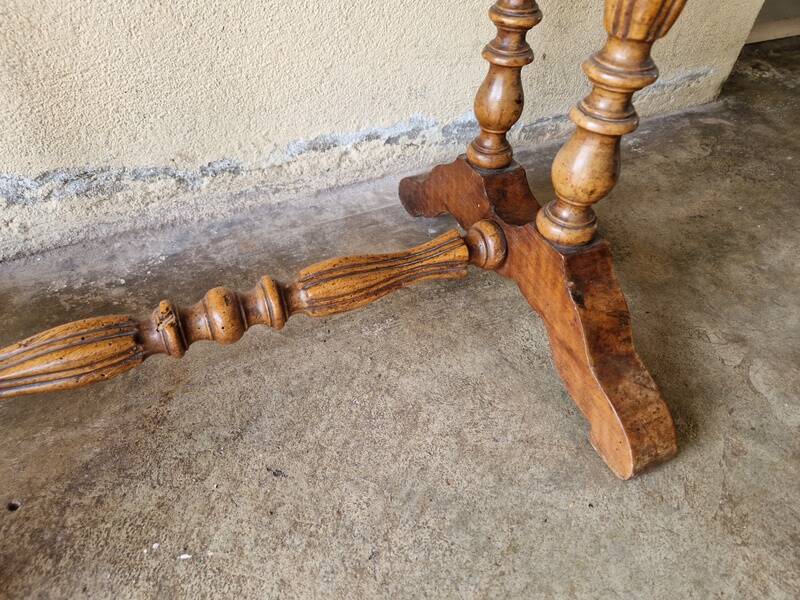Work table in burl and burl veneer - Louis Philippe period, circa 1840
