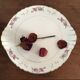 Serving dish with a light border