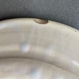 Plat faience ancienne signé
