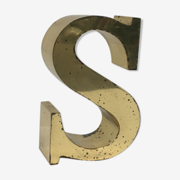 Brass sign letter S