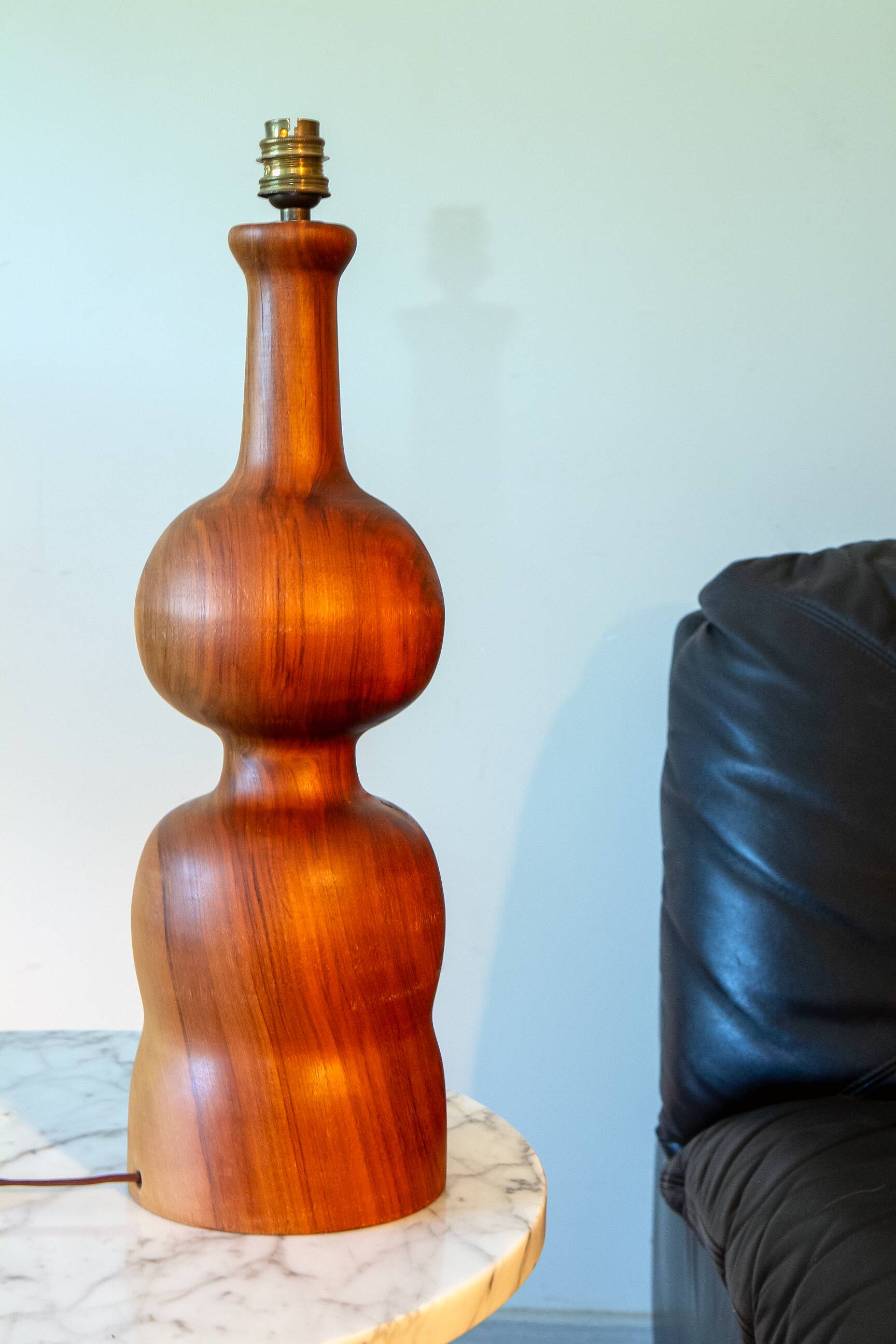 Large turned wooden lamp from the 1960s, signed JS Guy.