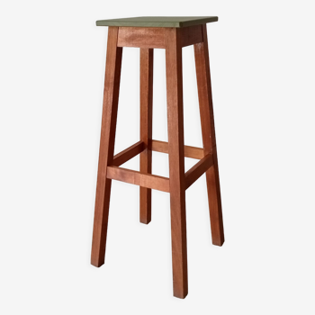 Tabouret haut vintage en bois massif