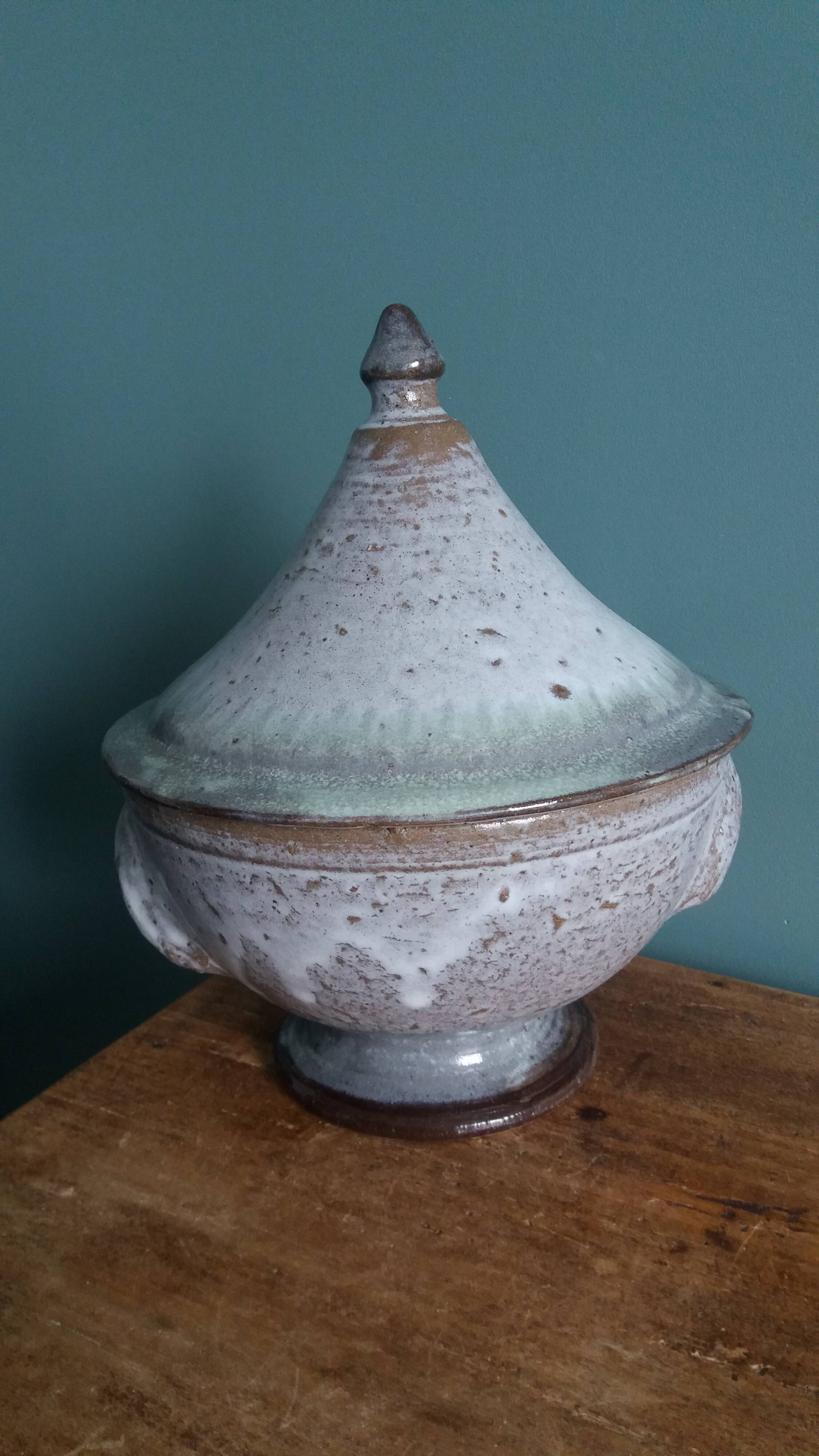 Soup tureen signed Les poteries de la Vallée Noire