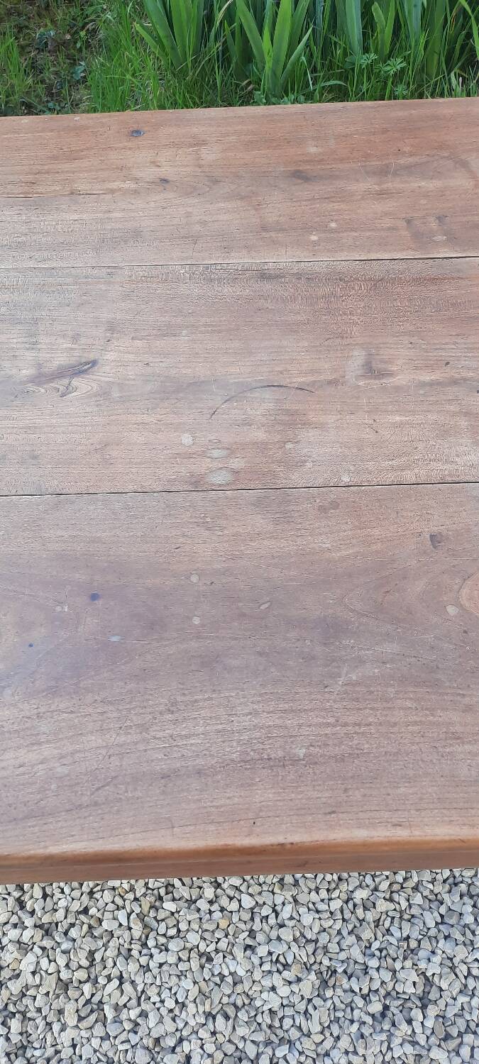 Farmhouse table
