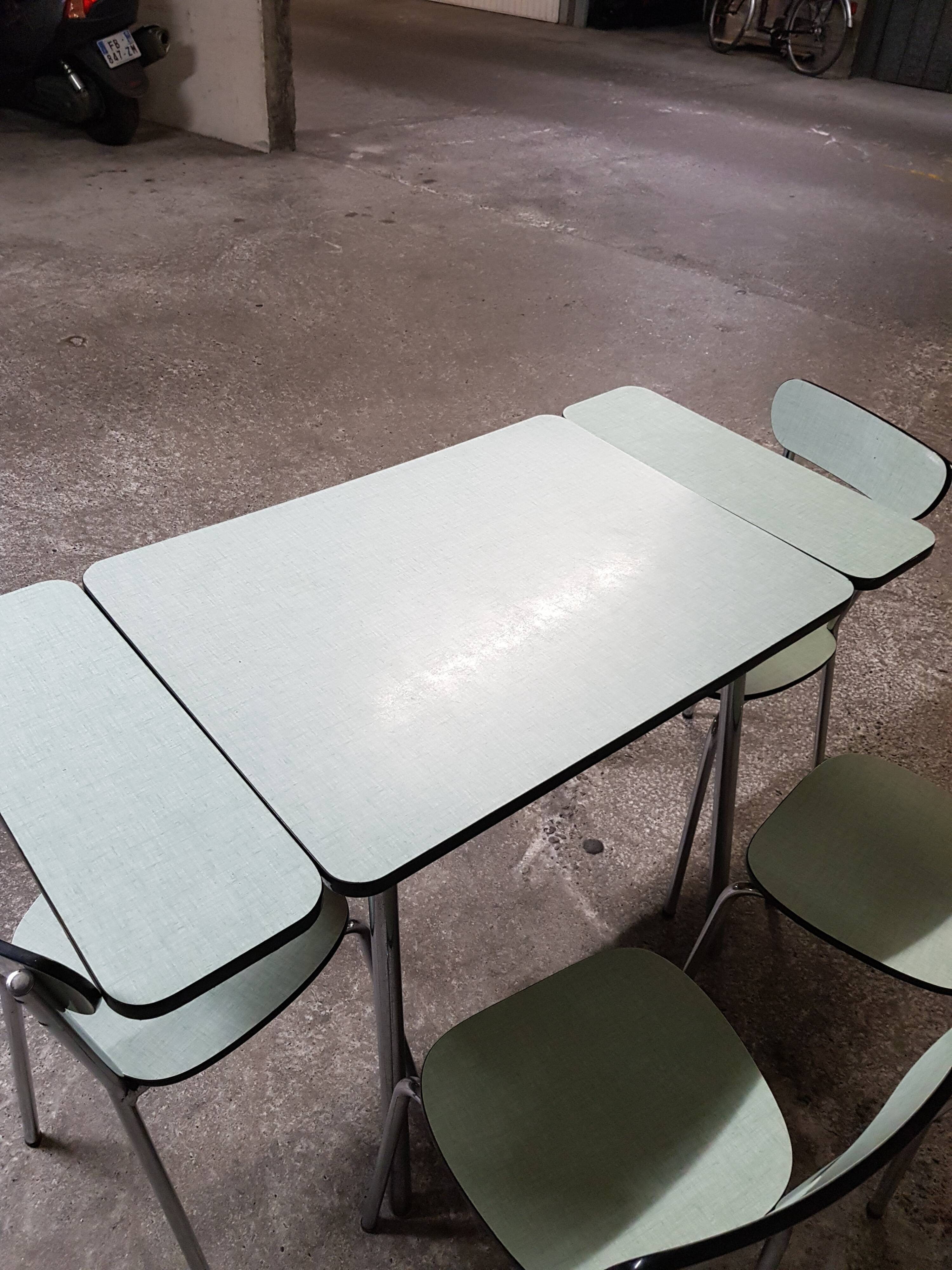 Table and chairs in mint green formica