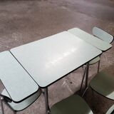 Table et chaises en formica vert menthe