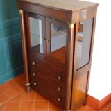 Vitrine-commode à colonnes détachées de style Empire 90 x 142 x 44 cm
