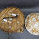 Lampe de table contemporaine en bois avec abat-jour en verre